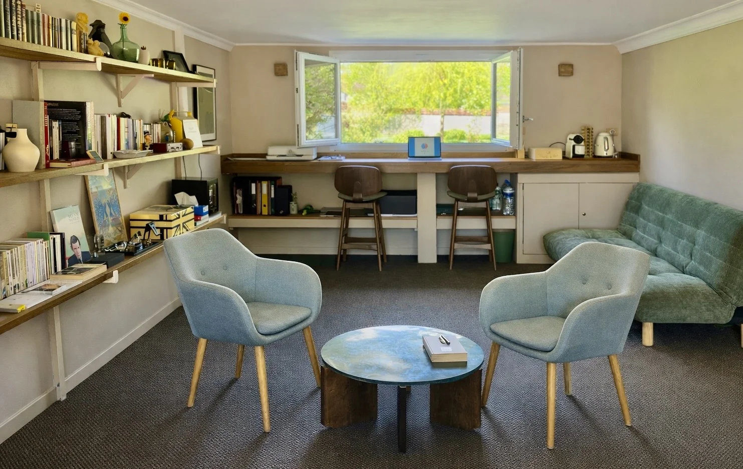 Cabinet d'Elie Berthou à Saint-Loup-de-Naud, près de Provins